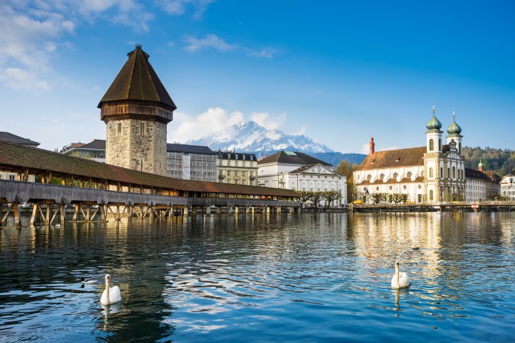 Kapellbrücke und Teile der Altstadt von Luzern 